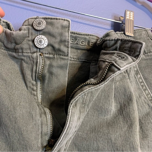 American Eagle Highest Rise Mom Short in Green - Size 8 - Picture 4 of 6